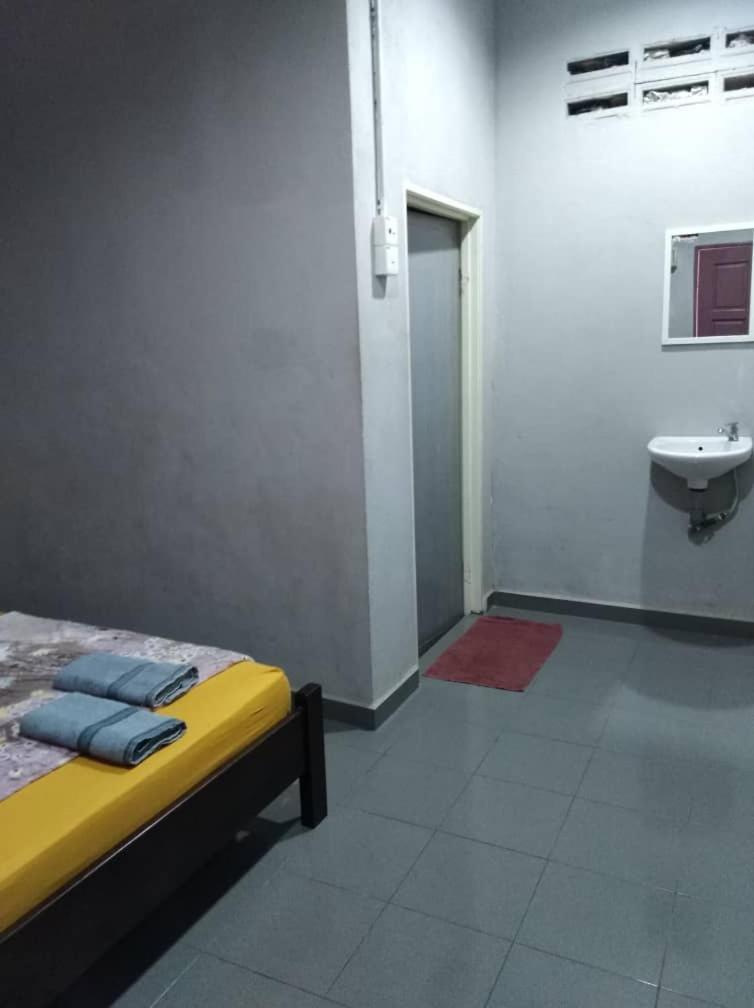 Kampung Guest House Pantai Cenang  Eksteriør billede